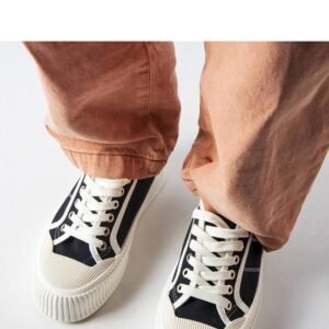 Czarne trampki na platformie Castanthei - Solea